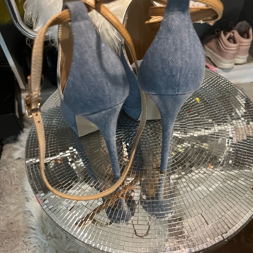 MANEATERS: 4.5 Inch Stilettos Size 10 - Picture 5 of 7